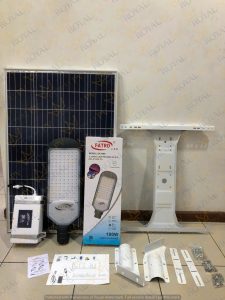 LAMPU JALAN PJU SOLAR CELL 2 IN 1 100 WATT SNI FATRO